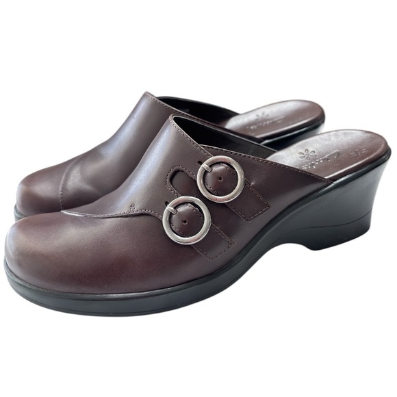 Clarks May Poppy Clog Size 6 Wedge Heel Mule Slip On Comfort Shoe Burgundy  NEW! - Picture 1 of 10